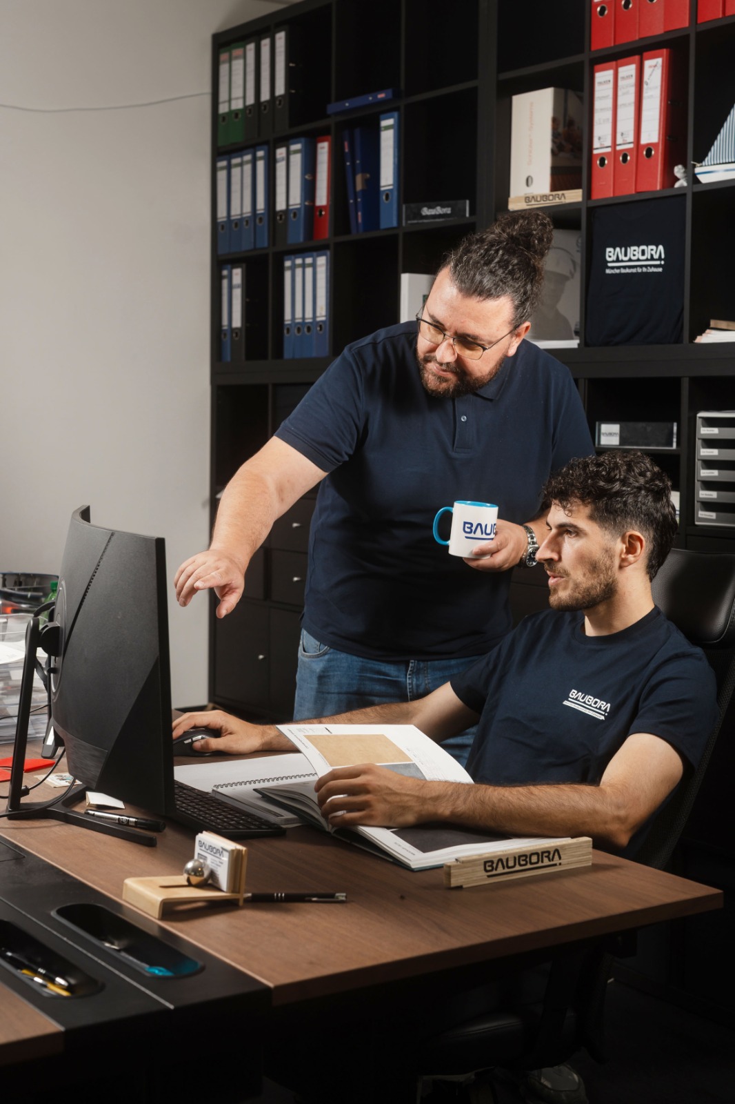BAUBORA Projektleiter im Büro
